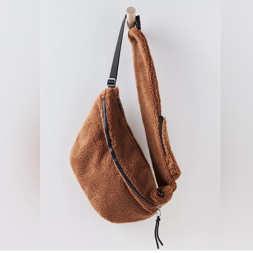 NWOT🧸FP Movement Sherpa Sling Bag Brown Teddy
